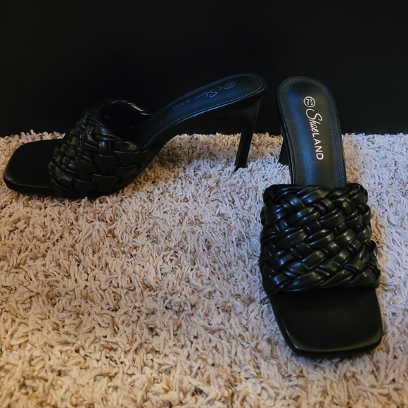 Black, 7.5 - Picture 1 of 1